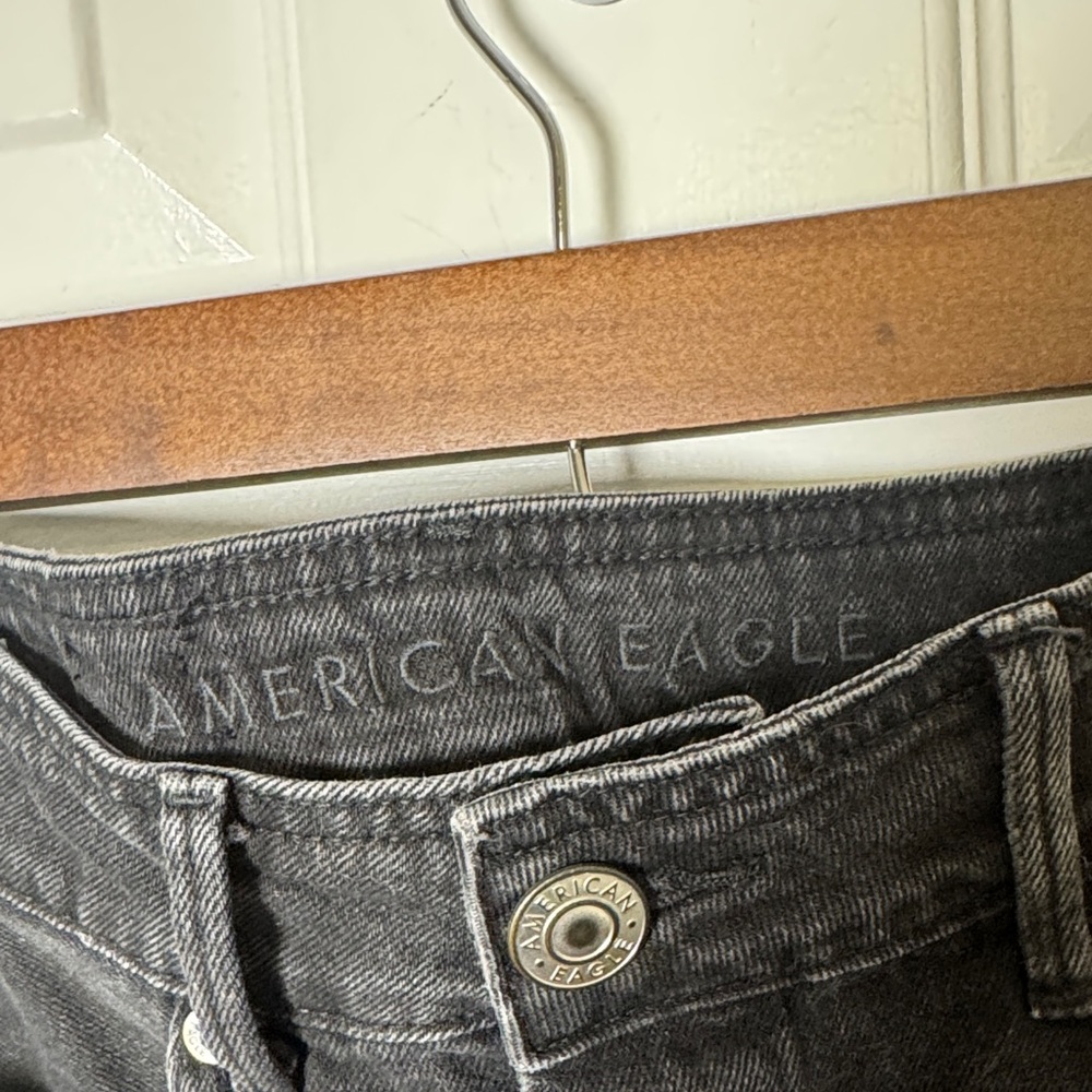 American Eagle Black Wash Denim Button Front Mini Skirt Y2K High Rise Size 4 - Picture 3 of 9
